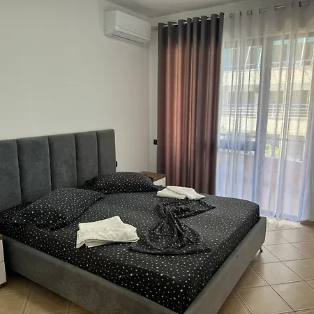 Orkidea Apartment *